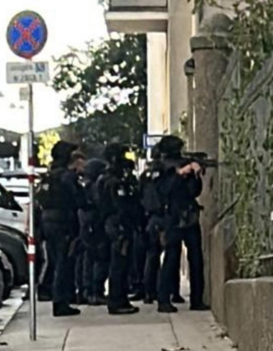 Bomben-Drohung: WEGA-Großeinsatz in Wien