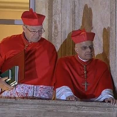 Weißer Rauch über Vatikan