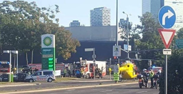 Verheerender Unfall in Wien: Lenker in Lebensgefahr