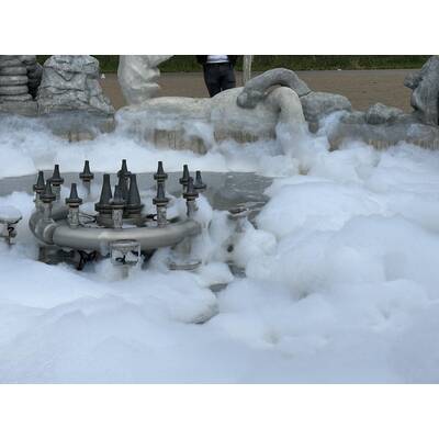 Schaum-Anschlag auf Skandal-Brunnen 