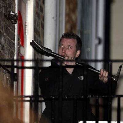 Amy Winehouses Haus wird durchsucht.