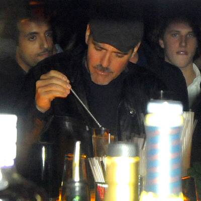 Star hautnah: George Clooney in Whiskey-Bar