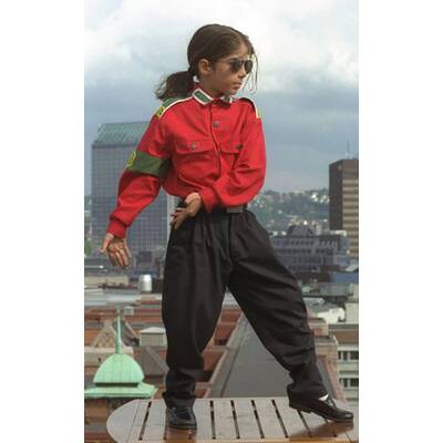 Ist Omer Bhatti der Sohn von Jackson?