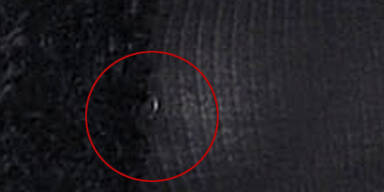 Rihanna präsentiert ihren Nippelring