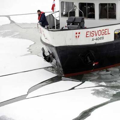 Der Wiener Eisbrecher beisst sich durch