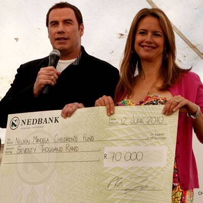 Strahlende Kelly Preston zeigt ihren Babybauch