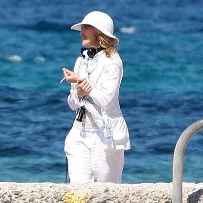 Fitnessfreak Madonna mit Zigarette!