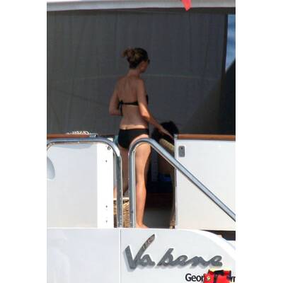 Heidi Klum im Bikini auf Yacht