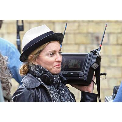 Ungeschminkt am Regiestuhl: Das wahre Gesicht von Madonna