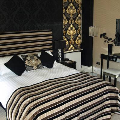 10. Veligandu Island Resort