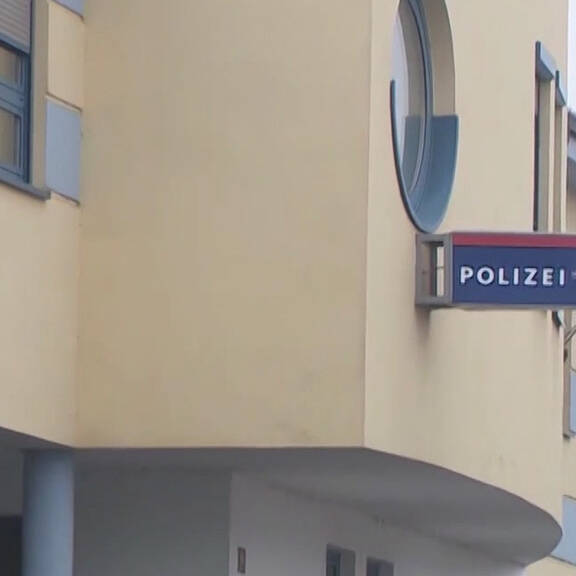 45-Jähriger erwürgte Freundin: Leiche lag 8 Tage bei Einfamilienhaus