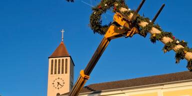 Gescheiterter Maibaum-Diebstahl f&uuml;hrte zu Feuerwehreinsatz