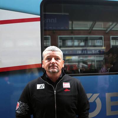 ÖSV-Stars präsentieren sich am Westbahnhof