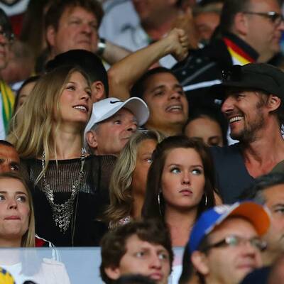 Deutsche Spielerfrauen feiern ausgiebig