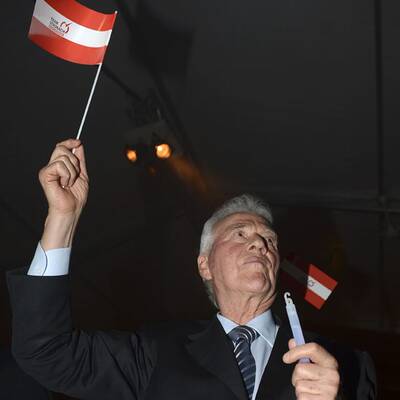 NÖ-Wahlkampf: Stronachs Schlussveranstaltung