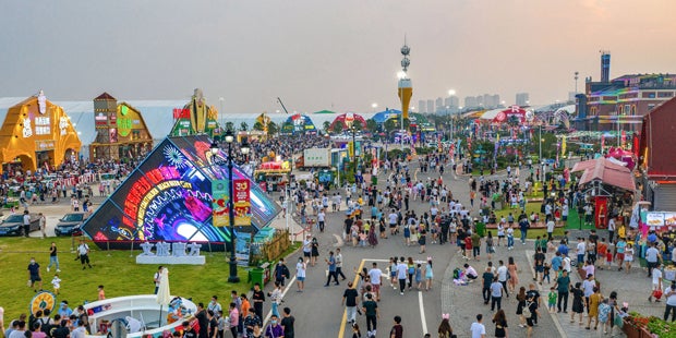 Weltweit 694.000 Corona-Tote, aber China feiert