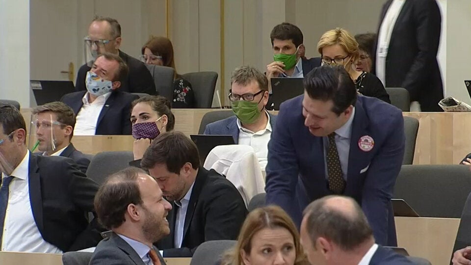 Maskenball im Hohen Haus: Start für Budget-Debatte