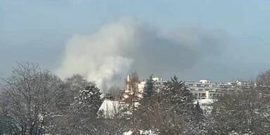 Rauchsäulke bei Brand über Wien