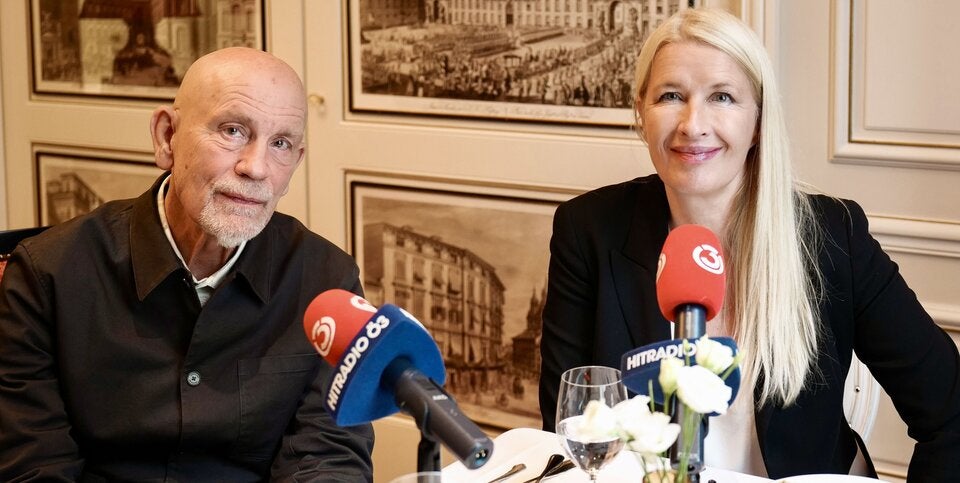Claudia Stöckl und John Malkovich