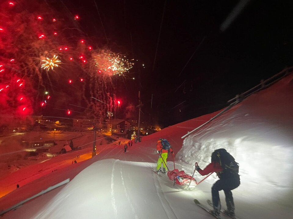 Spektakulärer Einsatz für Tiroler Bergretter in Silvesternacht
