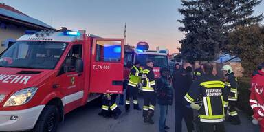 Durch Eisdecke von Badesee Kreuzenstein gebrochen: Jugendlicher muss wiederbelebt werden