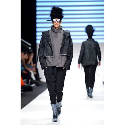 „ESCAPISM – Black Edition“