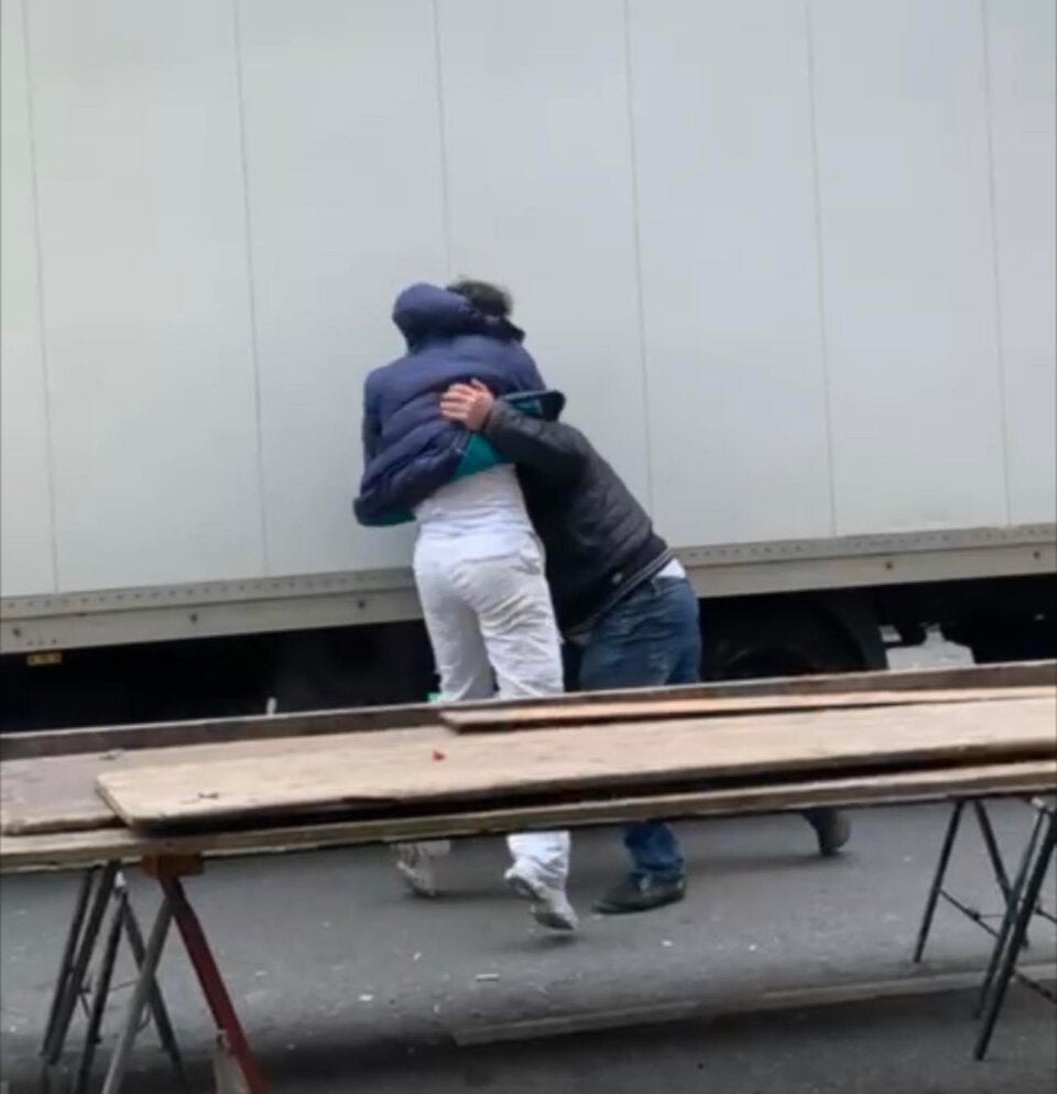 Erneut hindern Schaulustige Wiener Polizei an Amthandlung