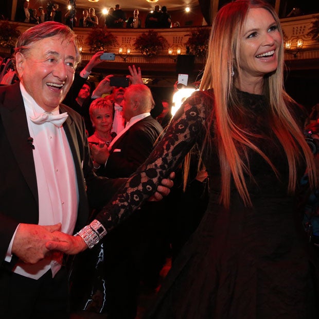 Lugner und Macpherson tanzen