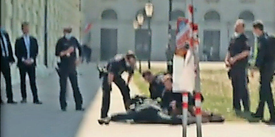 Täter lauerte mit Machete vor dem Kanzleramt