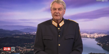 "Scheiße im Hirn" - Wolf grillt Polizeikommandanten in der ZIB2