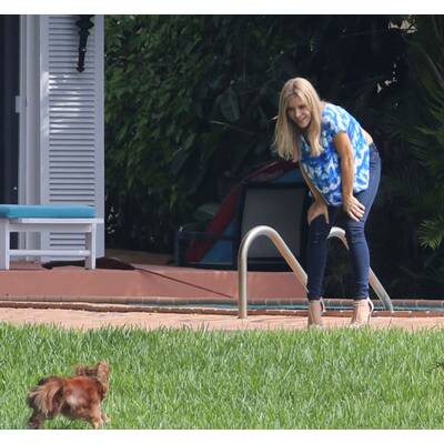 Joanna Krupa verliert fast ihr Shirt