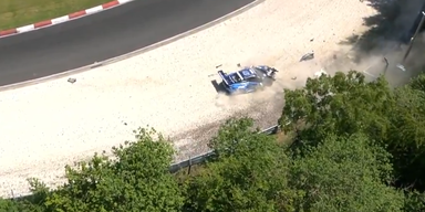 Schwerer Porsche-Crash: Qualifying am N&uuml;rburgring abgebrochen