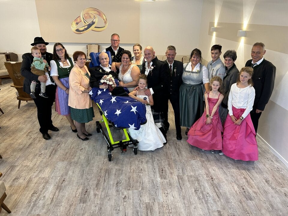 Trotz schwerer Krankheit: So feierte Opa 