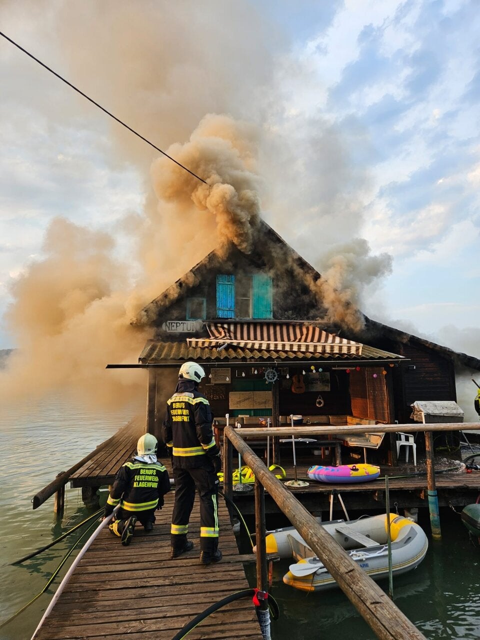 Wörther See Bootshaus abgebrannt