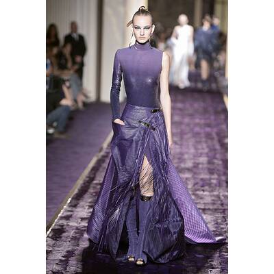 Atelier Versace: J.Lo in Rock & Kleid zugleich