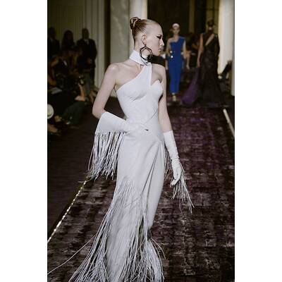 Atelier Versace: J.Lo in Rock & Kleid zugleich