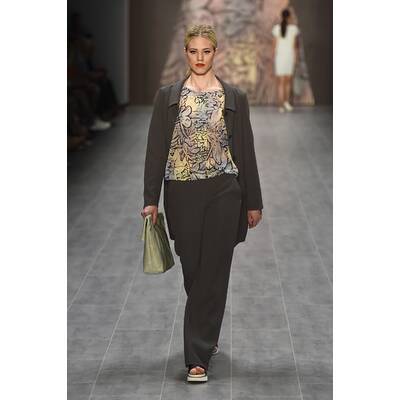 Larissa Marolt bei der Fashion Week Berlin