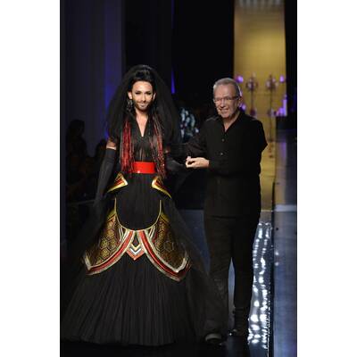 Conchita Wurst läuft für J.P. Gaultier