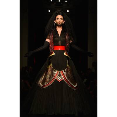 Conchita Wurst läuft für J.P. Gaultier
