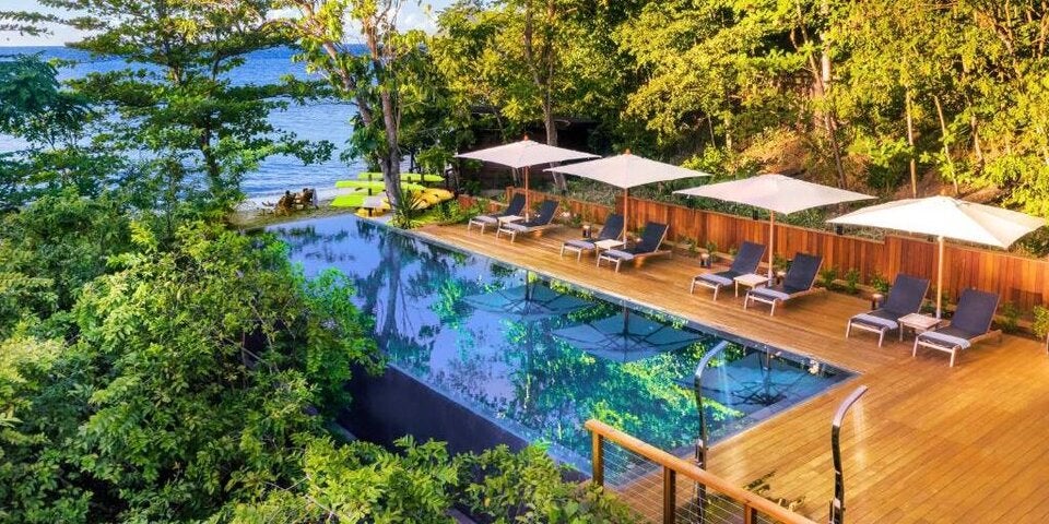 Herrlicher Pool im Nature Island Resort.