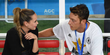 Mesut Özil & Mandy Capristo