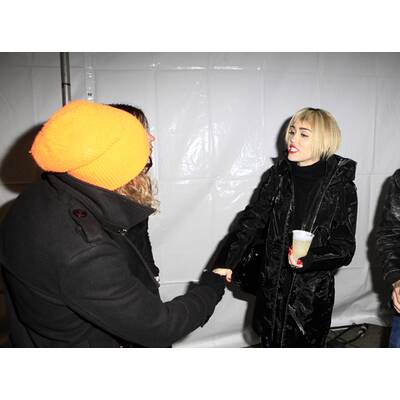Miley Cyrus zeigt sich mit Wintour-Look