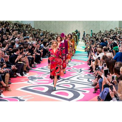Burberry Prorsum: London Fashion Week SS15 