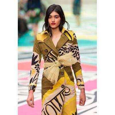 Burberry Prorsum: London Fashion Week SS15 