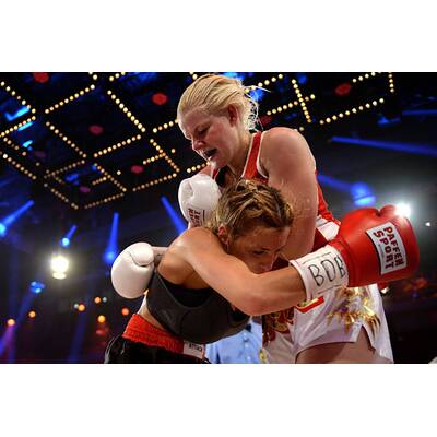 Promi-Boxen: Melanie Müller und Jordan Carver im wilden Duell