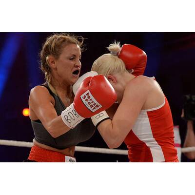 Promi-Boxen: Melanie Müller und Jordan Carver im wilden Duell