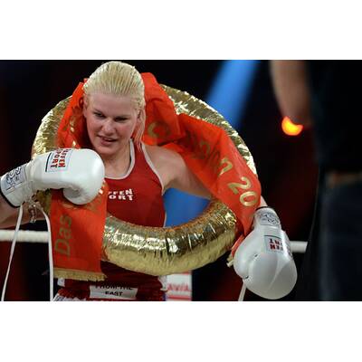 Promi-Boxen: Melanie Müller und Jordan Carver im wilden Duell