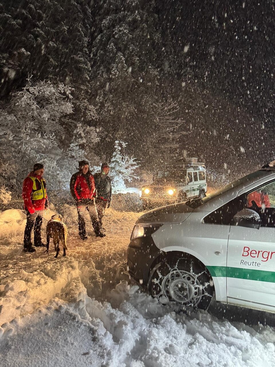 11 deutsche Teenies aus Schneesturm von Berg geborgen
