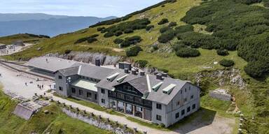 1.800 H&ouml;henmeter n&auml;her dem Himmel: Hotel am Schneeberg zu haben