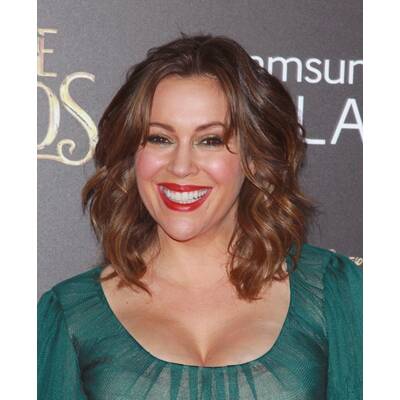 Alyssa Milanos Outfitdesaster